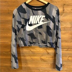 Nike long sleeve cropped top. Size medium.